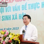 GS Nguyễn Xuân Thắng là ai? Nhận Huy hiệu 40 năm tuổi Đảng