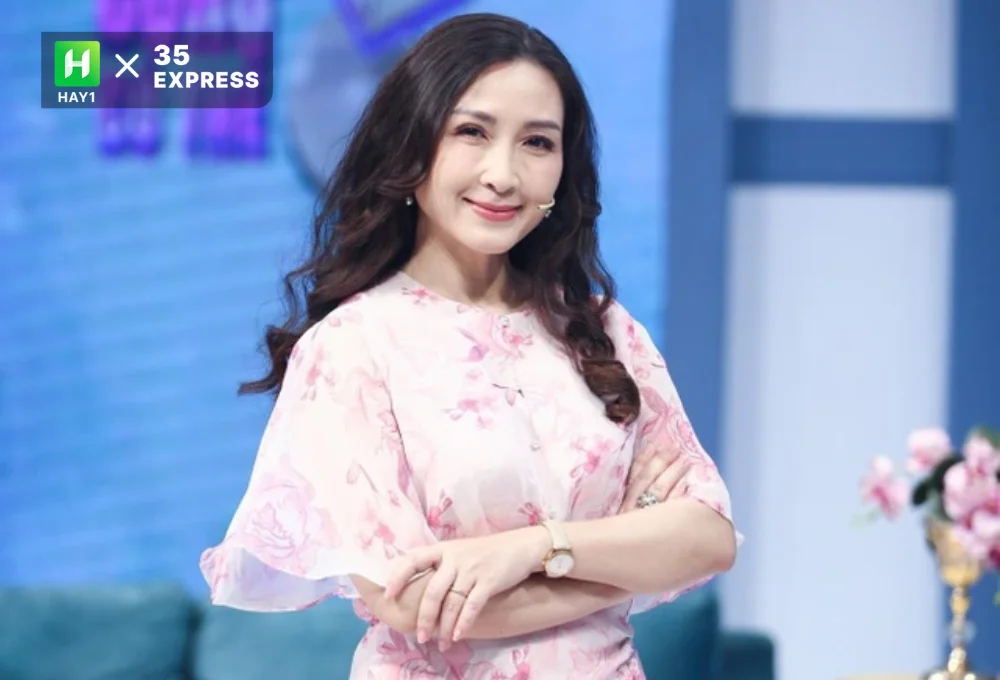 Khánh Huyền là ai Nhan sắc trẻ đẹp và cuộc sống bình yên