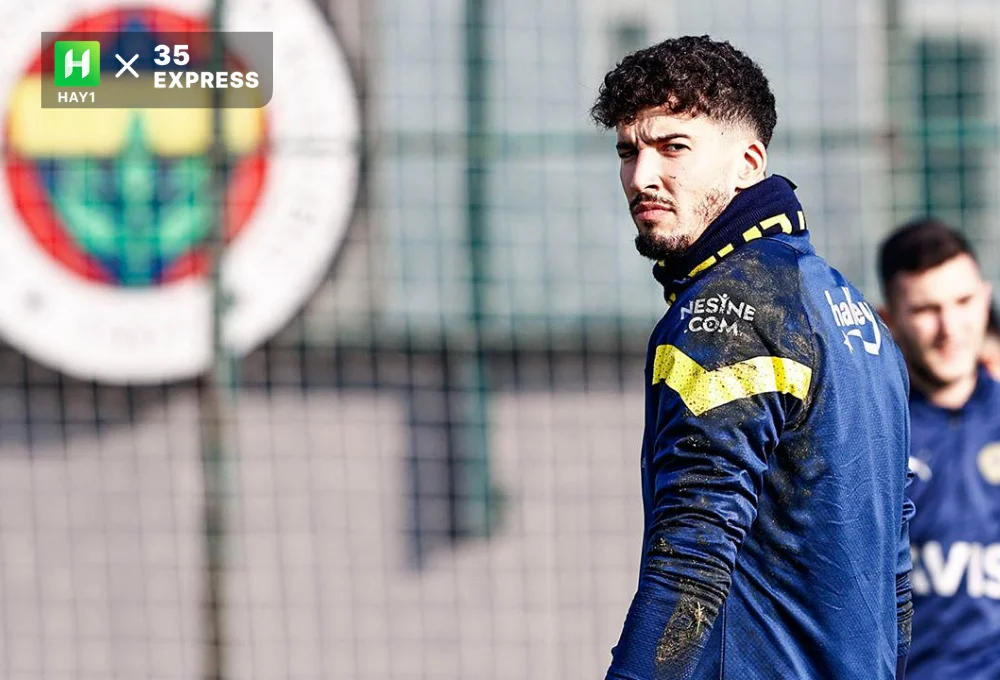 Với chiều cao lý tưởng, Altay Bayindir là giải pháp lý tưởng cho Man Utd khi không chiến