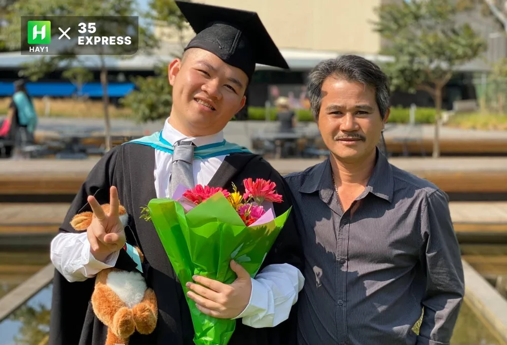 Bao Phương Vinh trong buổi nhận bằng thạc sĩ tại Úc