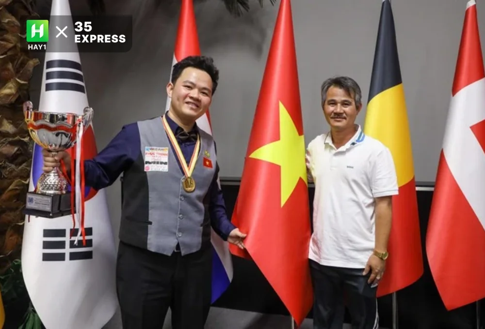 Người cha Bao Thanh Phương luôn theo sát động viên Bao Phương Vinh ở các giải đấu