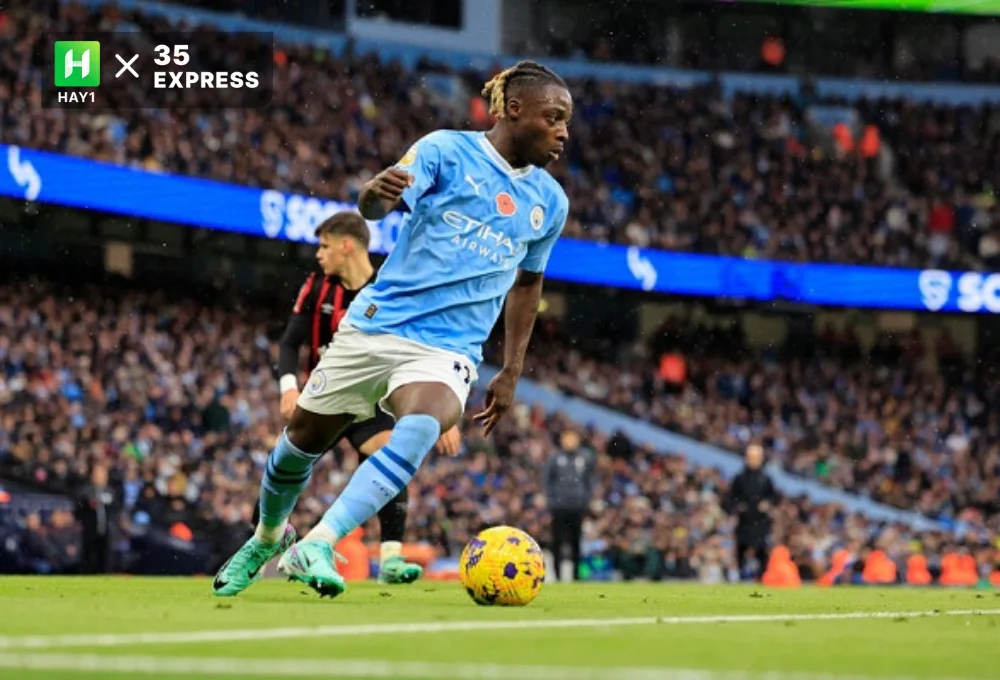 Jérémy Doku đang là nét chấm phá đặc biệt trong đội hình Man City mùa này