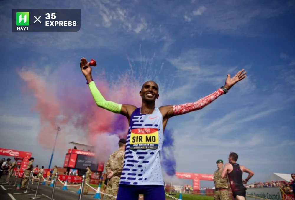Mo Farah cảm ơn người hâm mộ sau khi về đích ở Great North Run 2023