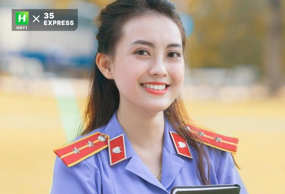 Không chỉ xinh đẹp, Hòa Trang còn sở hữu thành tích học tập rất ấn tượng