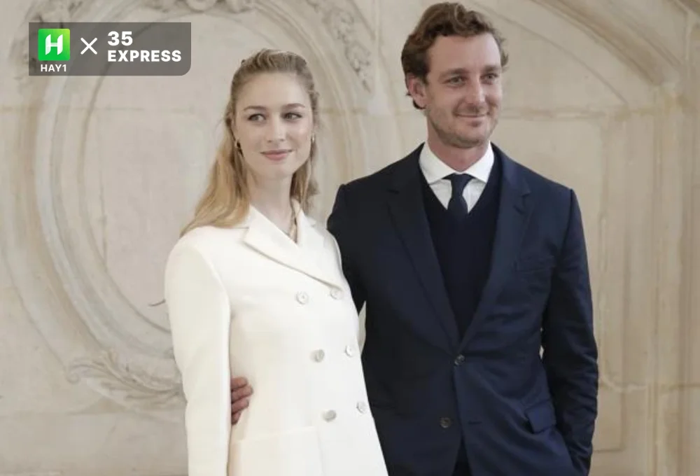 Sau 7 năm yêu nhau, Pierre Casiraghi cầu hôn với chiếc nhẫn kim cương màu hồng.