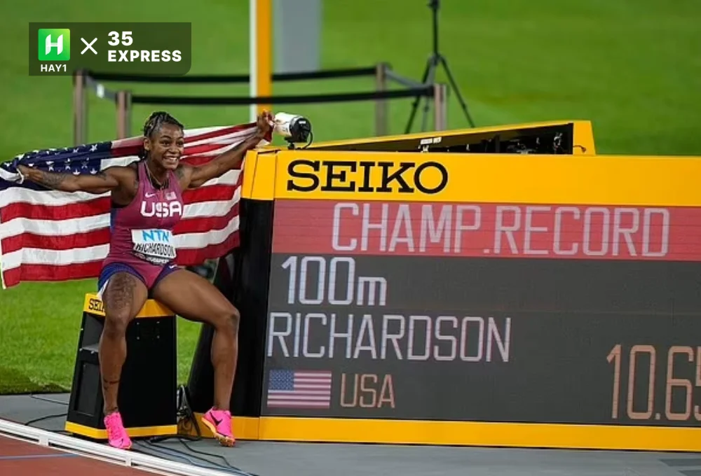 Dù phải chạy ở làn 9, Shacarri Richardson đã có màn bứt tốc khó tin