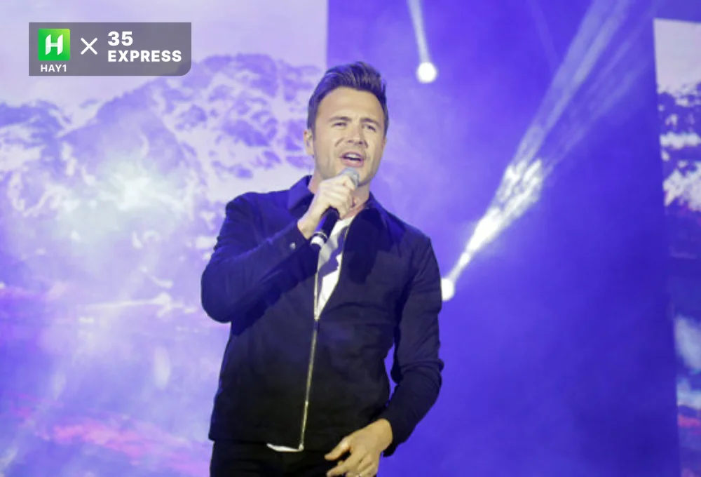 Shane Filan trong đêm nhạc Love Always tại TP.HCM