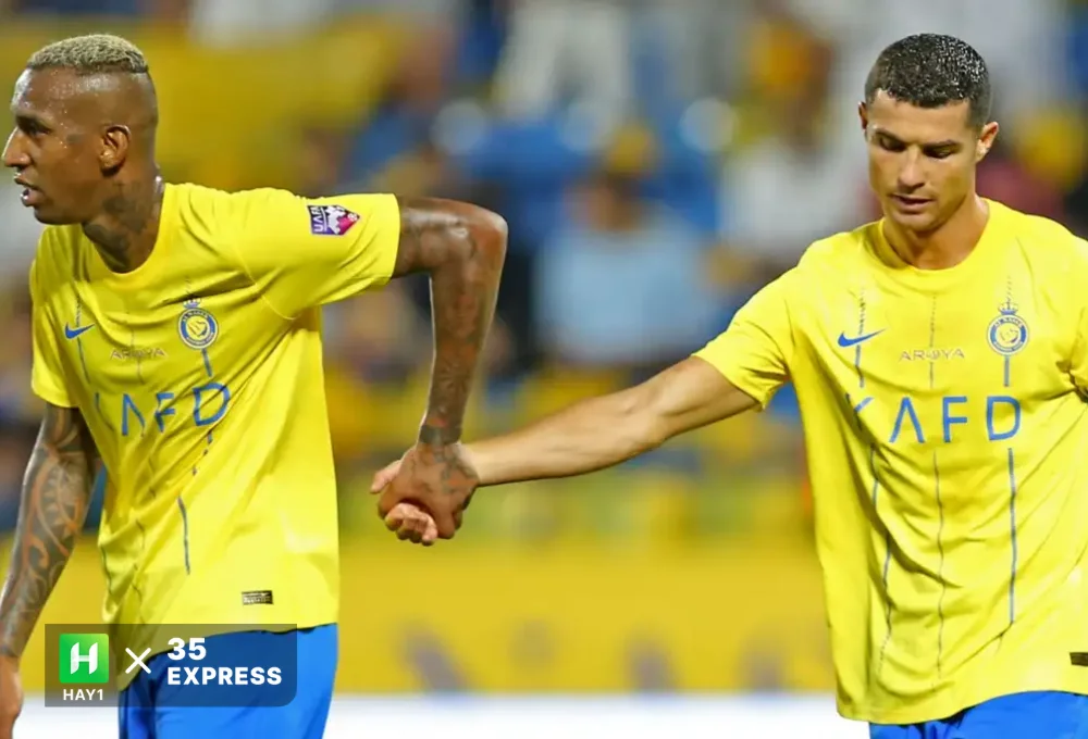 Talisca đang là đối tác ăn ý của Ronaldo trên hàng công