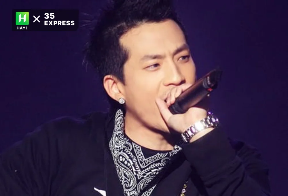 Teddy Park nổi tiếng ở Hàn với tư cách là rapper của nhóm 1TYM