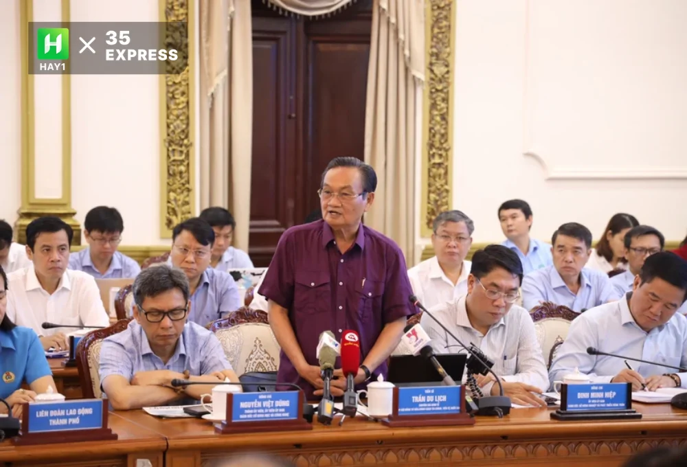 Ông Du Lịch tại cuộc họp bàn về tình hình kinh tế - xã hội quý I-2023