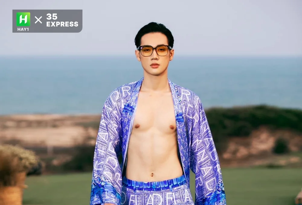 Võ Minh Toại trong show Thong Dong của Adrian Anh Tuấn