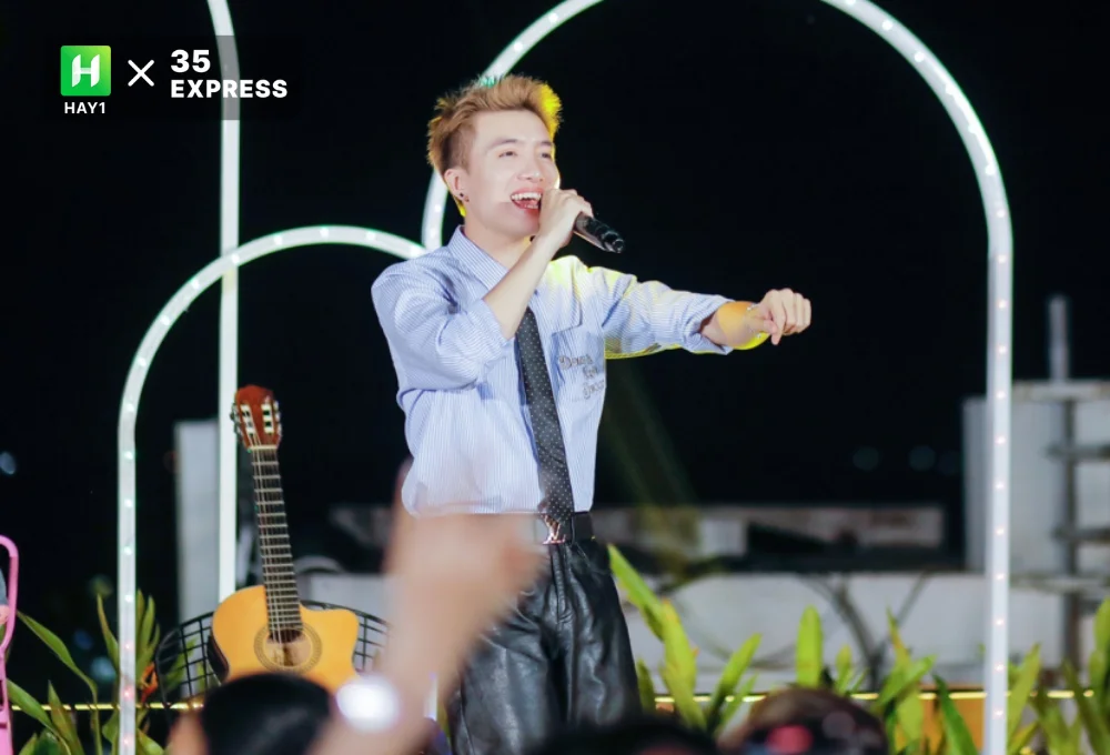 Xuân Định có buổi fan meeting tại quê nhà