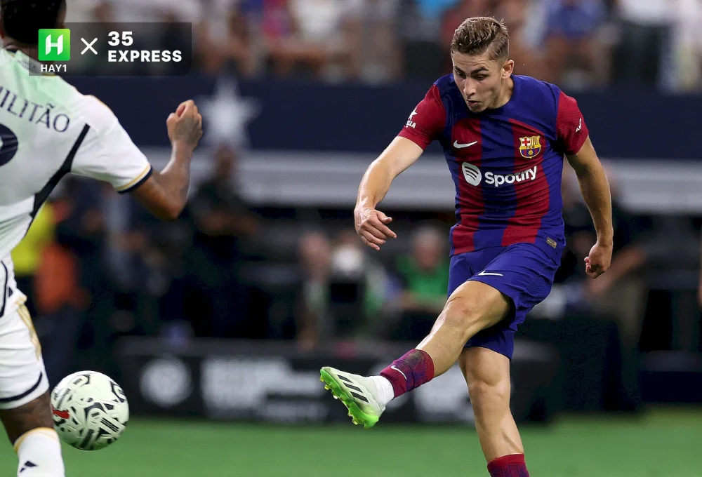 Niềm vui của Fermín López sau bàn thắng vào lưới Real Madrid