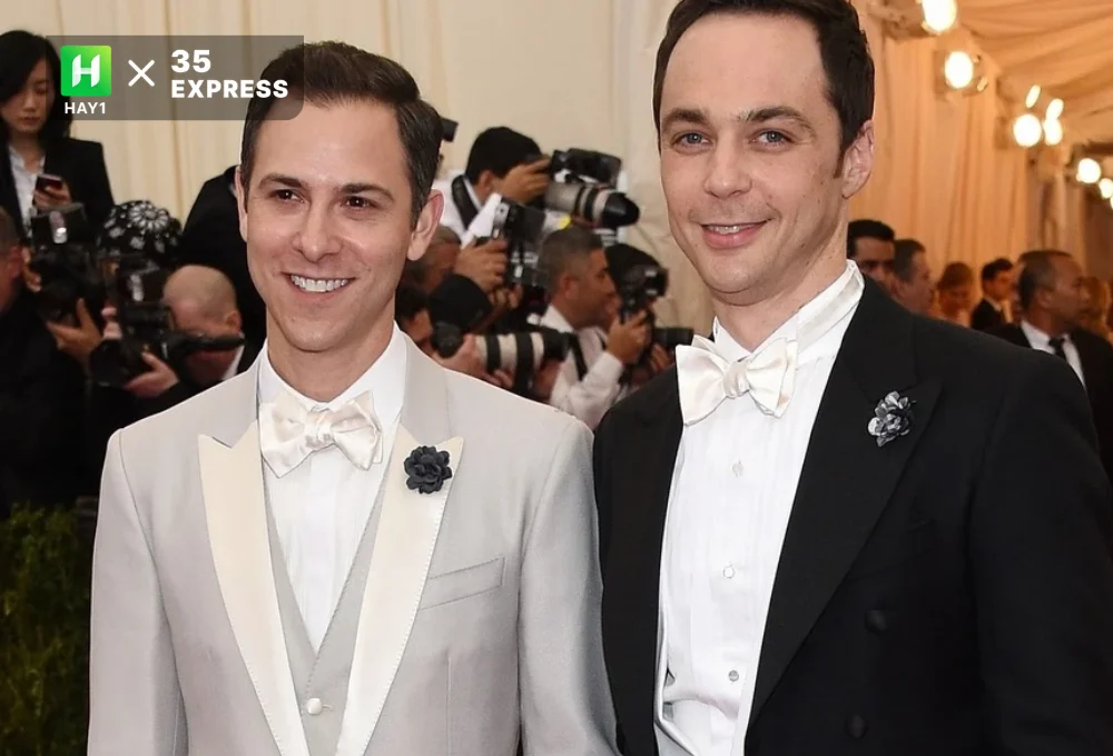 Jim Parsons công khai xuất hiện bên cạnh người tình Todd Spiewak