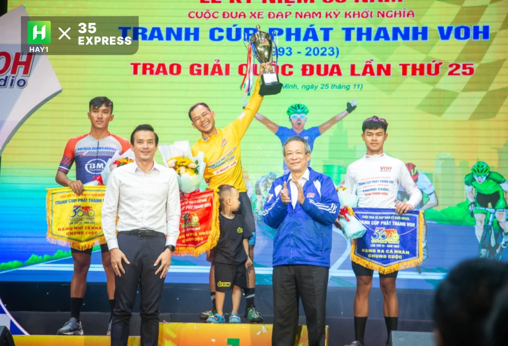 Lê Nguyệt Minh xuất sắc giành cả áo vàng lẫn áo xanh