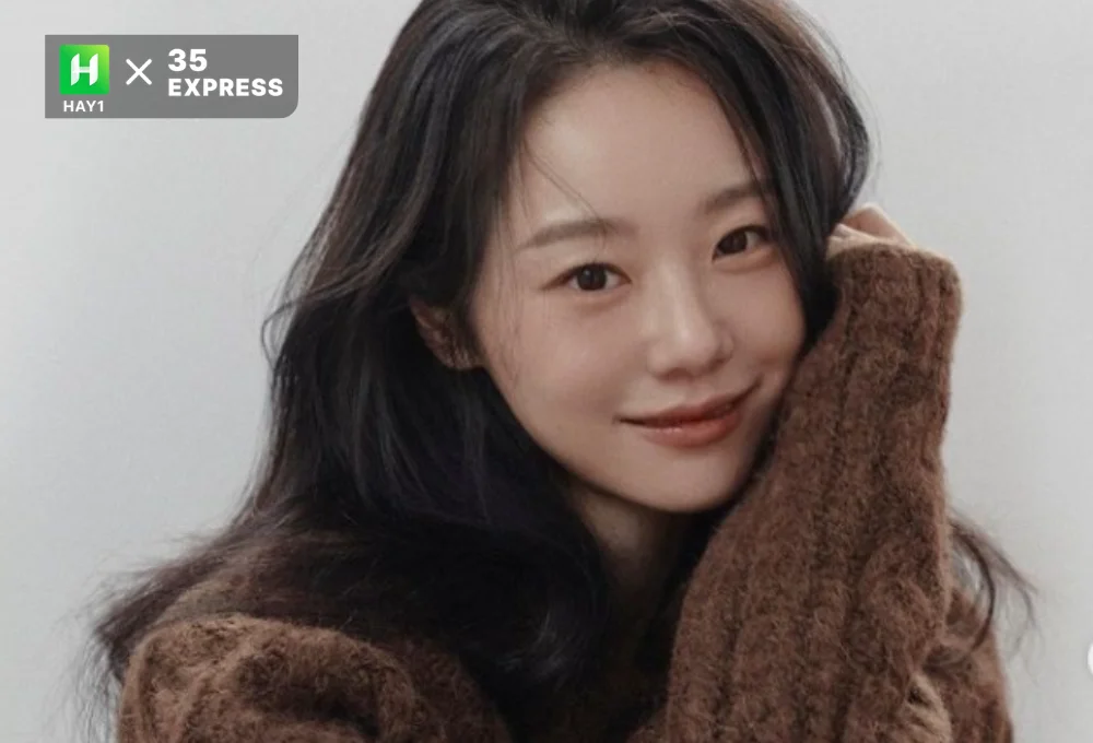 Profile "khủng" của Lee Si Won đã trở thành chủ đề hot trên mạng xã hội Hàn Quốc
