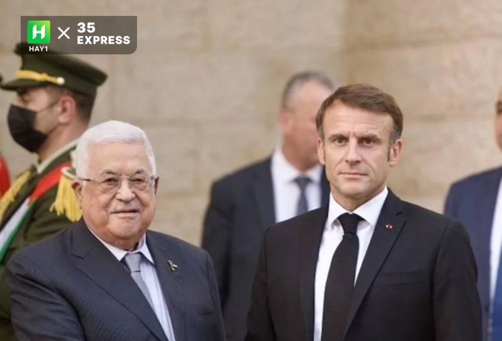 Tổng thống Palestine Mahmoud Abbas (trái) và Tông thống Pháp Emmanuel Macron