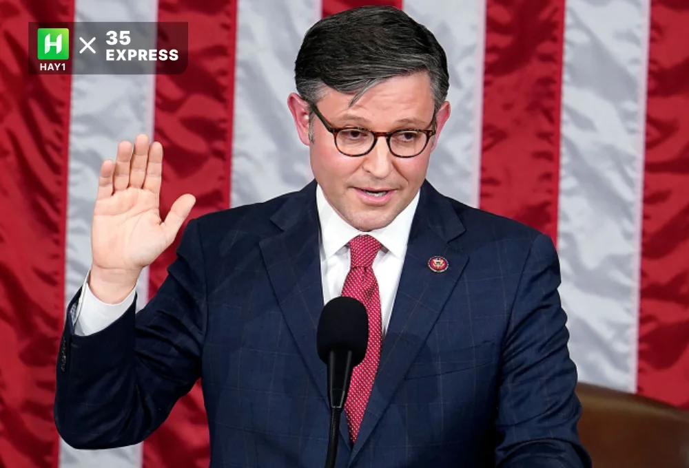 Ông Mike Johnson tuyên thệ nhậm chức