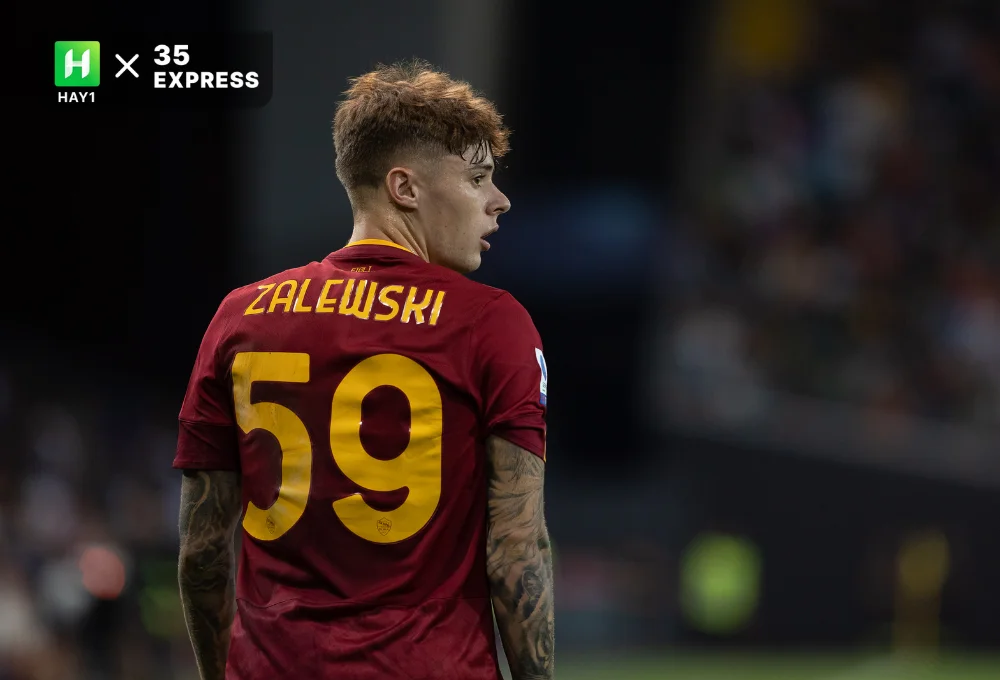 Nicola Zalewski trong màu áo của tuyển AS Roma