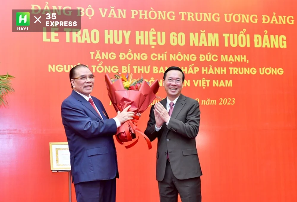 Chủ tịch nước Võ Văn Thưởng chúc mừng nguyên Tổng Bí thư Nông Đức Mạnh