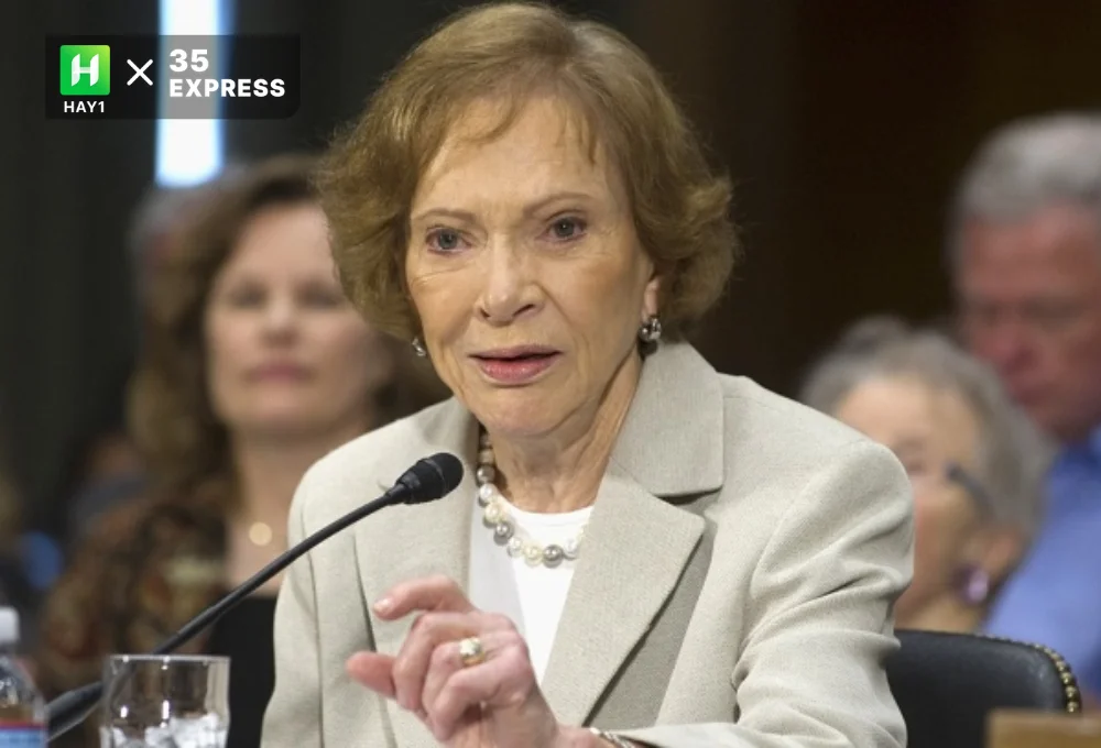 Cựu đệ nhất phu nhân Mỹ Rosalynn Carter phát biểu tại quốc hội Mỹ hồi năm 2011
