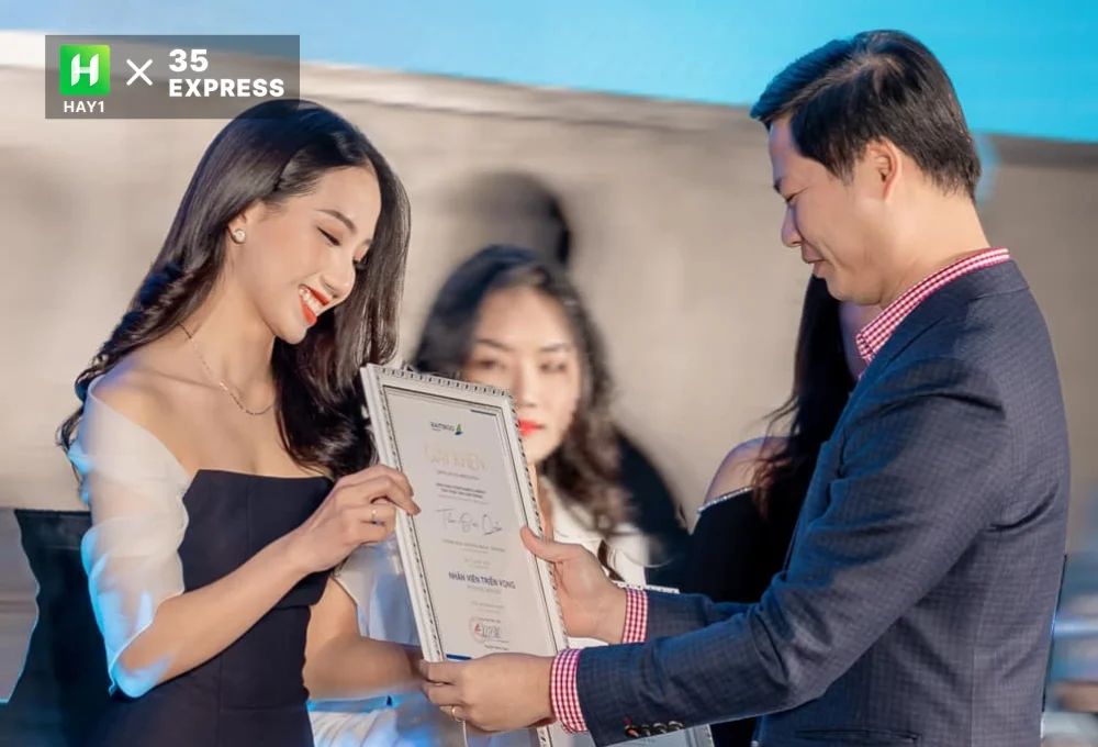 Áp lực lớn nhất của Trần Lê Khánh Linh là làm quen với môi trường làm việc, có người lãnh đạo chỉ huy