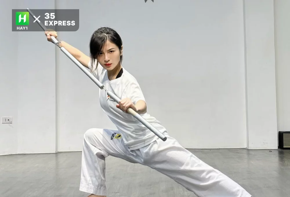 Mỗi ngày, Bông Trần dành hai tiếng để tập múa côn