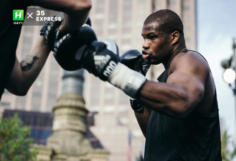 Với chiều cao và cân nặng ấn tượng, Daniel Dubois có vẻ ngoài của một người hùng
