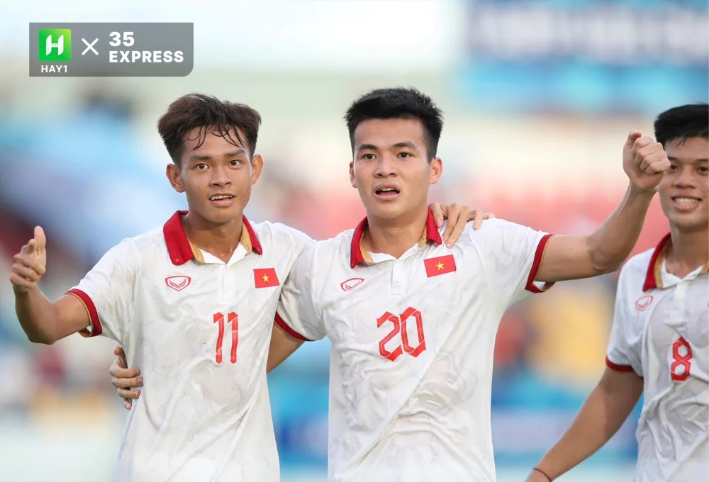 Cầu thủ Nguyễn Hồng Phúc là người ghi bàn ấn định chiến thắng 4-1 cho U23 Việt Nam trước U23 Malaysia