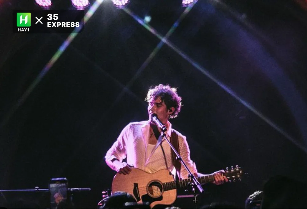 Joshua Bassett là một ca sĩ nhạc pop