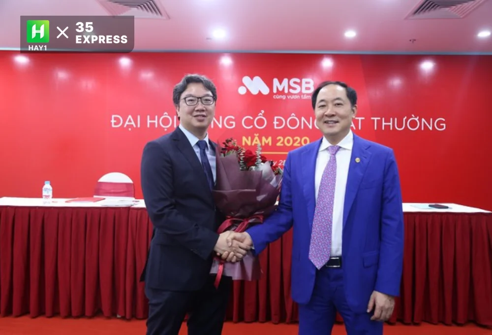 Ông Trần Anh Tuấn, Chủ tịch HĐQT (bên phải) và ông Nguyễn Hoàng Linh, Tổng giám đốc MSB