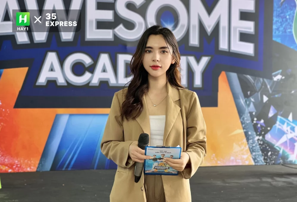 Tú Anh Susu trong vai trò MC ở một sự kiện
