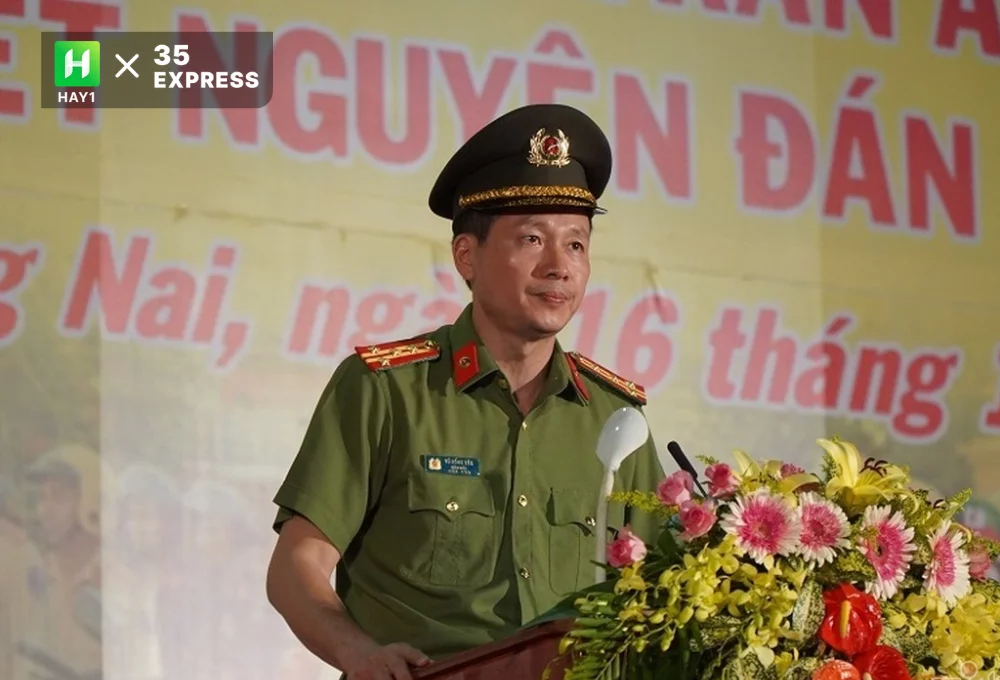 Ông Vũ Hồng Văn từng là Phó Chính ủy Bộ Tư lệnh Cảnh sát cơ động, Bộ Công an