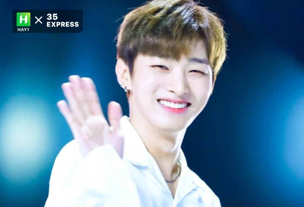 Hình ảnh đáng yêu của ca sĩ Yoon Jisung