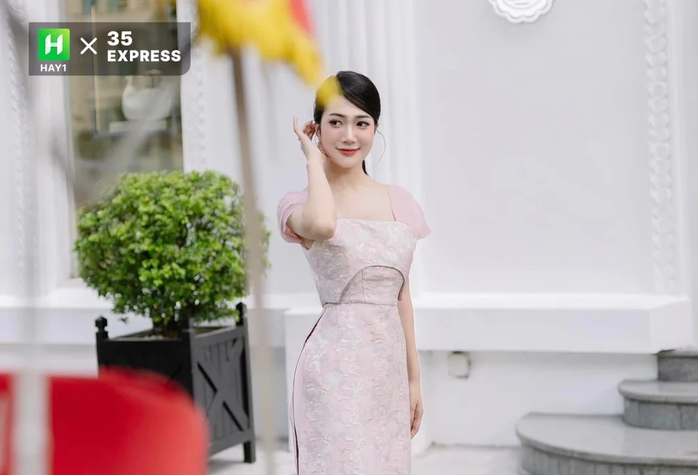 Thanh Huế ở ngoài đời là cô gái có vẻ ngoài nữ tính, ngọt ngào
