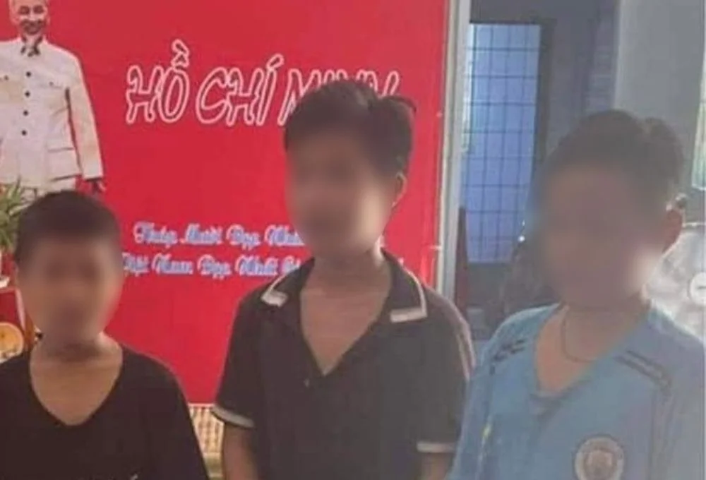 3 đứa trẻ gây phẫn nộ tại TTTM