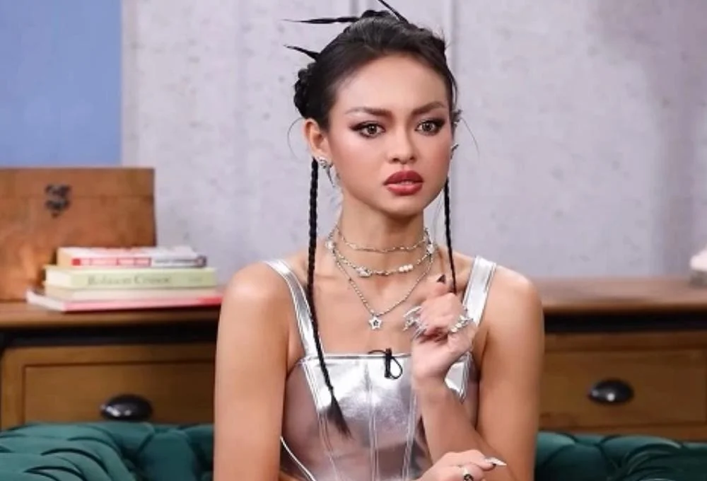 mai ngô xịt keo