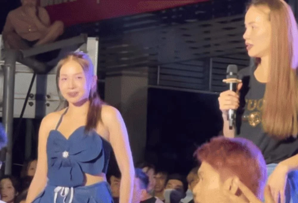 khả như xịt keo