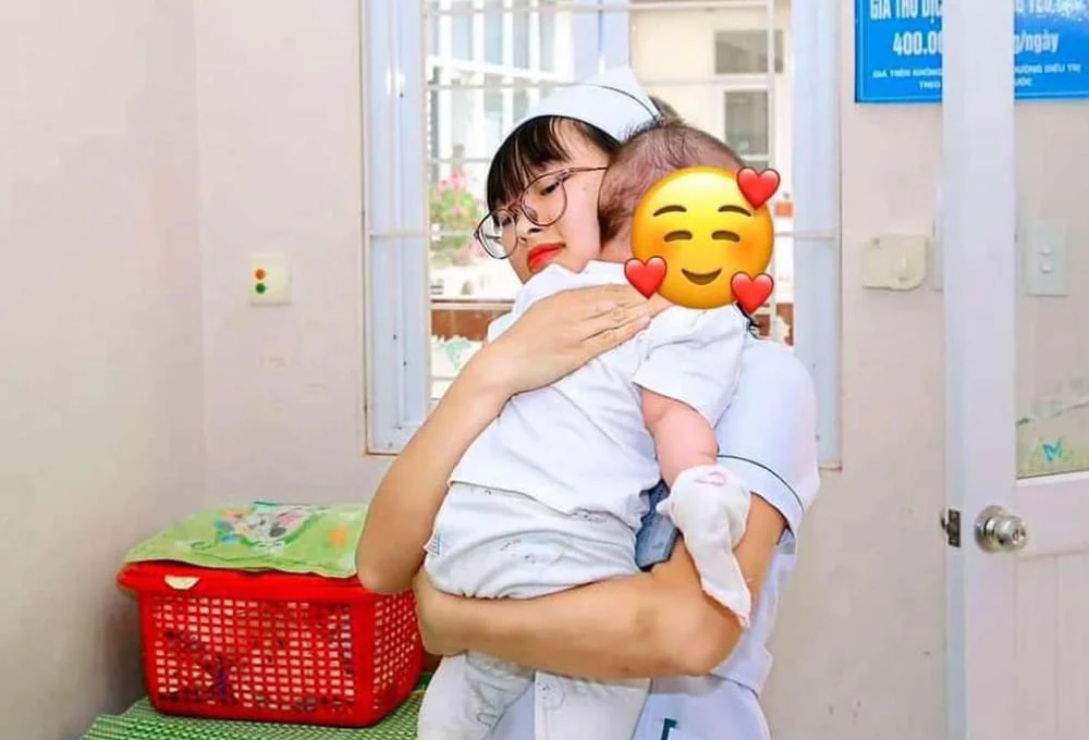 nữ điều dưỡng cứu bé 7 ngày tuổi