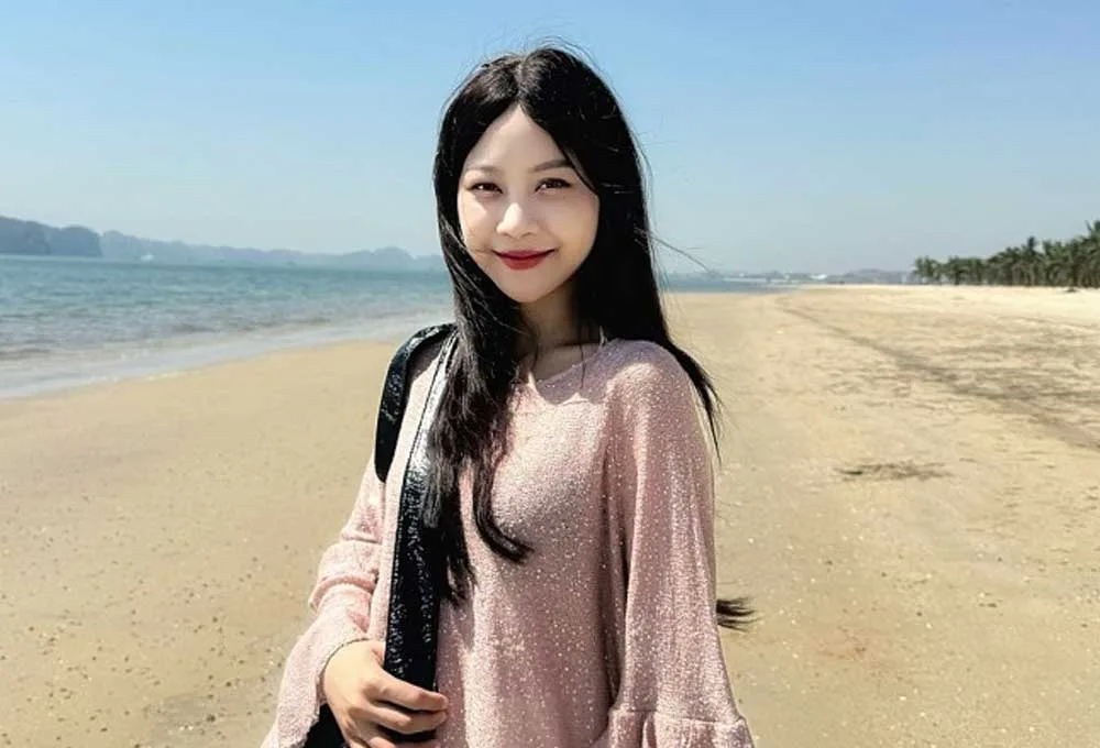 Nắng là ai?