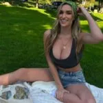 Kayla Simmons là ai? Ngôi sao bóng chuyền quyến rũ nhất thế giới