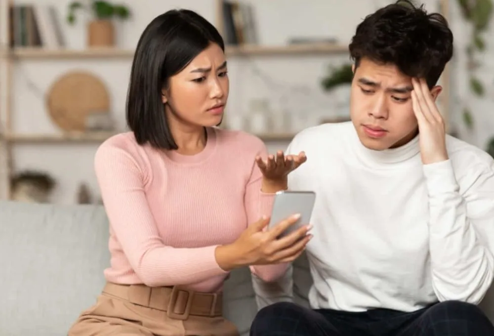dấu hiện nhận biết người ghen tuông