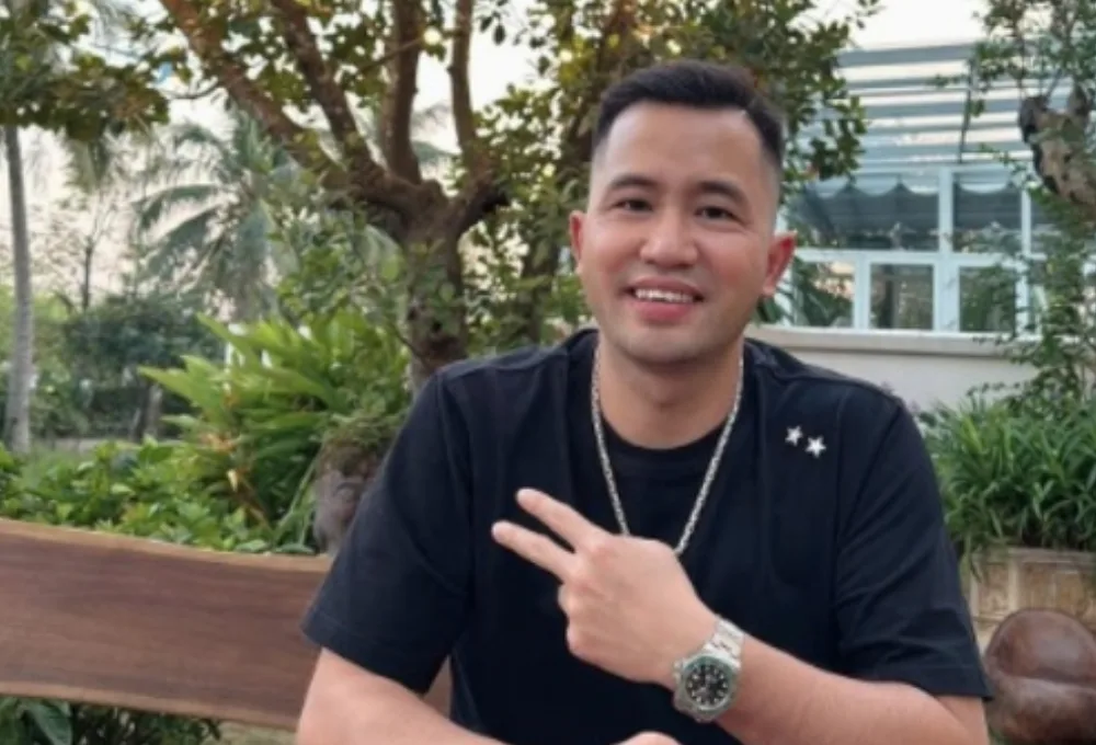 Trương Quốc Anh chuyên bóc trần