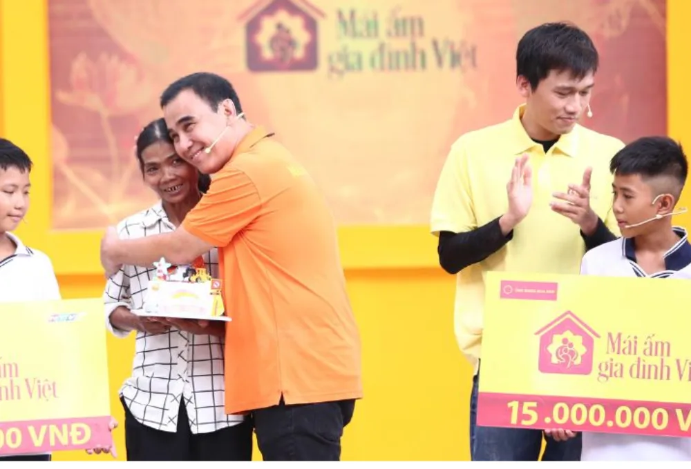 mc quyền linh bị kiện