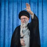 Ali Khamenei là ai? Chân dung Lãnh tụ Tối cao Iran và quyền lực tối thượng